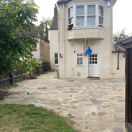 London Rental Carshalton Екстериор снимка