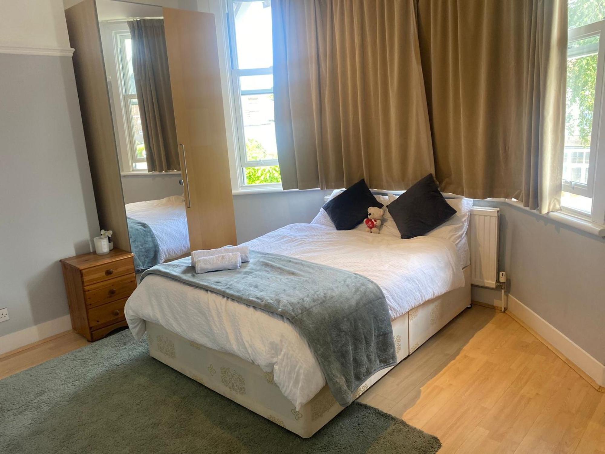 London Rental Carshalton Екстериор снимка