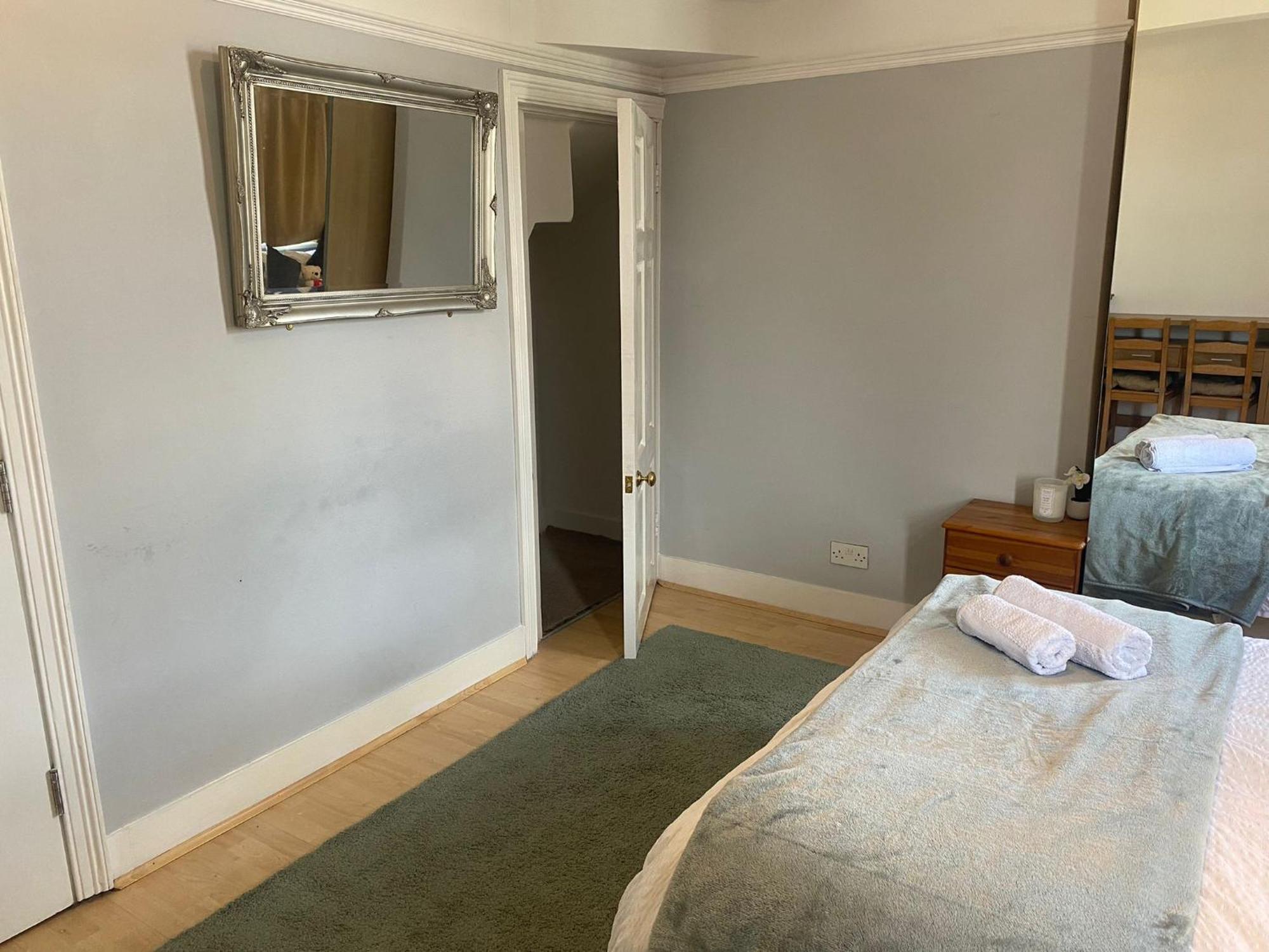 London Rental Carshalton Екстериор снимка