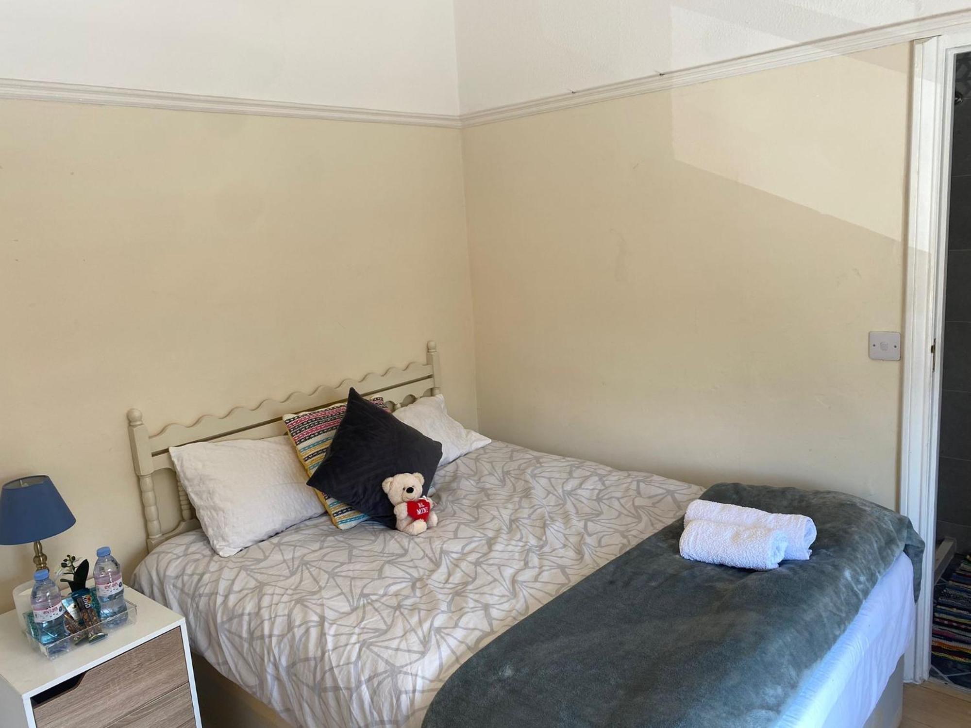 London Rental Carshalton Екстериор снимка