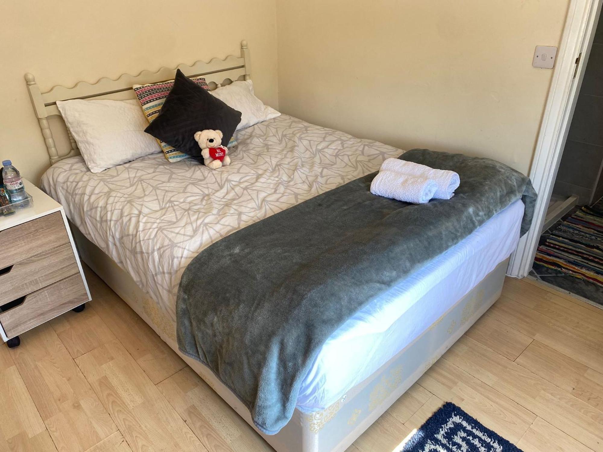 London Rental Carshalton Екстериор снимка