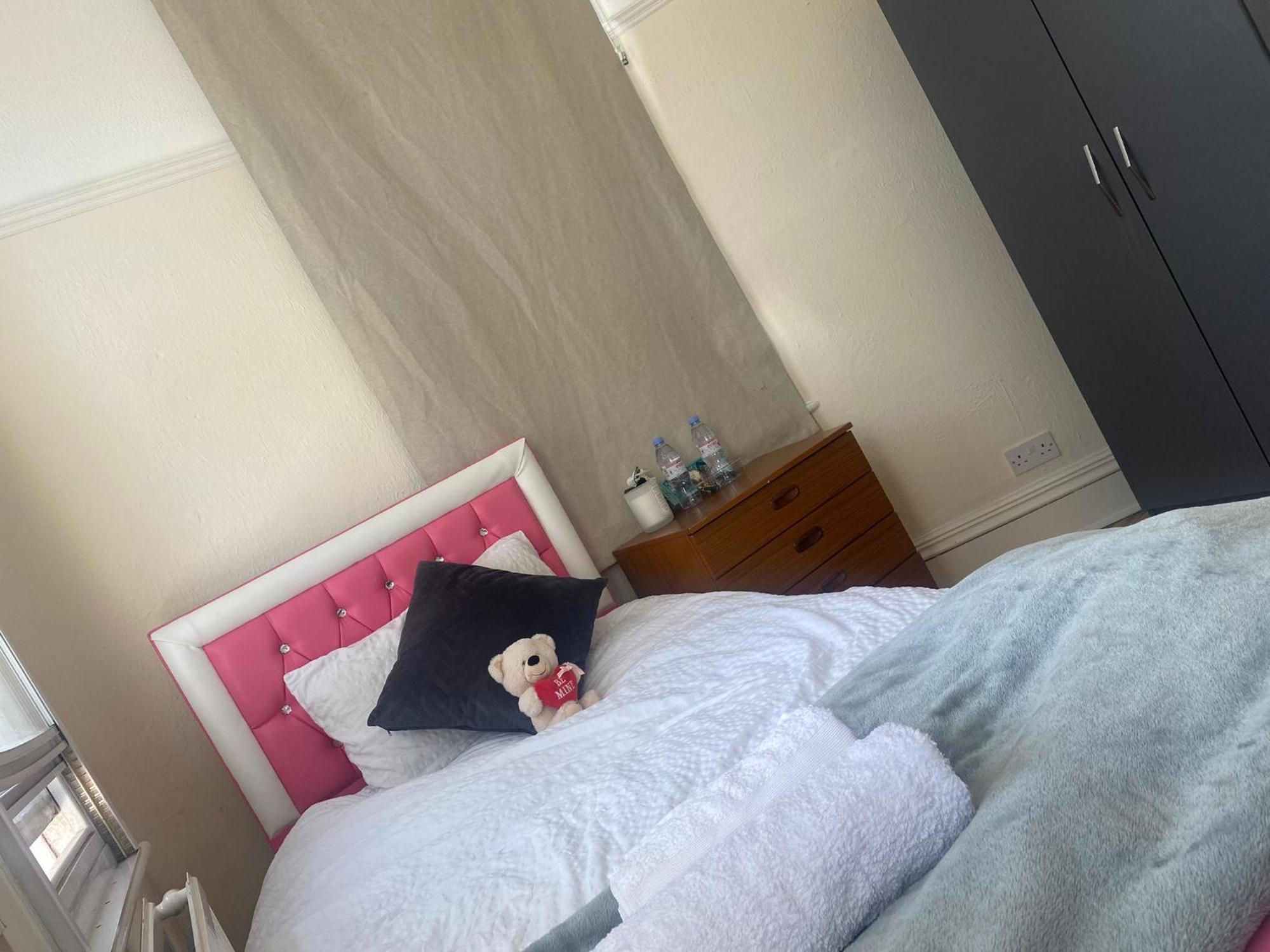 London Rental Carshalton Екстериор снимка