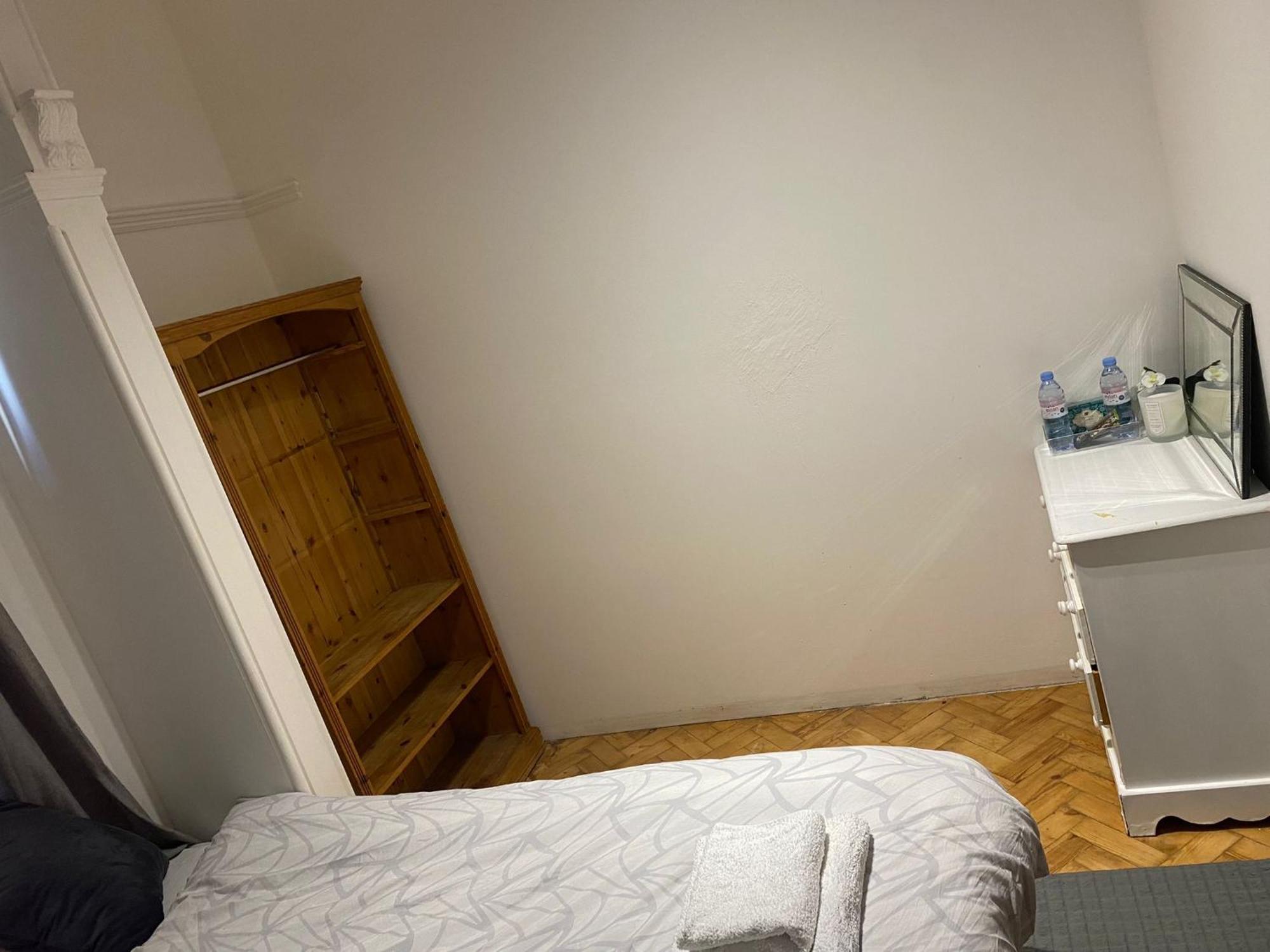 London Rental Carshalton Екстериор снимка