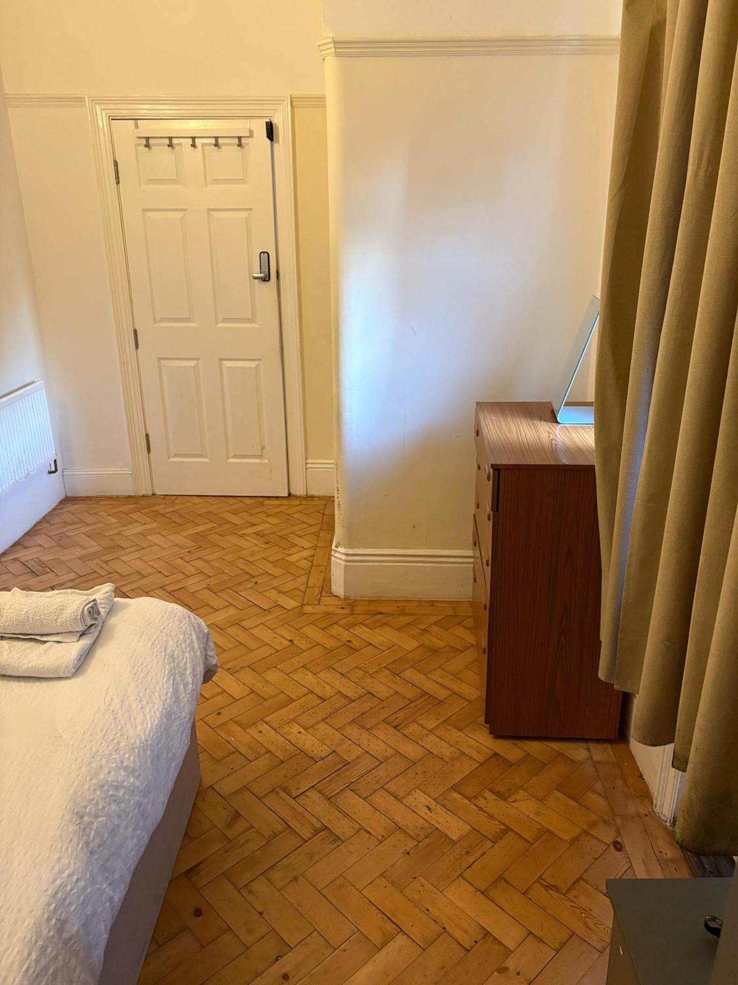 London Rental Carshalton Екстериор снимка